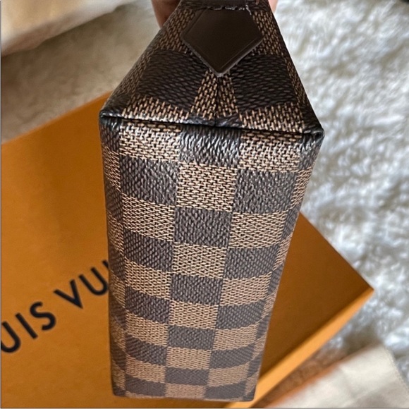 Louis Vuitton Cosmetic Pouch ❤️ - Picture 5 of 16